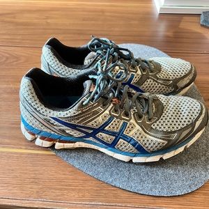 Size 9.5 Gray ASICS Mens Running Shoes